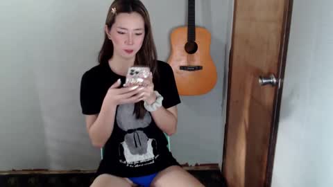 Snapshot of xxinnocentbellaxx chatting on 12.19.24 Dyanna Zulla online show from 12.19.24