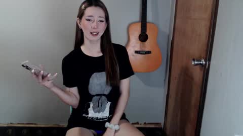 Snapshot of xxinnocentbellaxx chatting on 12.24.24 Dyanna Zulla online show from 12.24.24