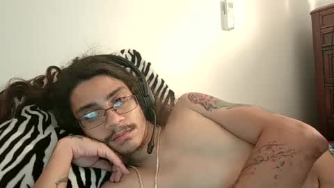 Snapshot of xxjasoneecx chatting on 12.10.24 XxJasoncxX online show from 12.10.24