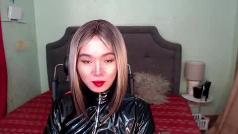 Snapshot of xxkagura_hugecock_69xx chatting on 12.17.24 Kagura online show from 12.17.24