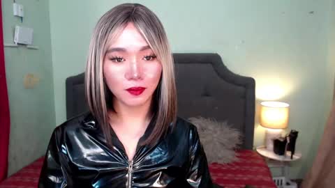 Snapshot of xxkagura_hugecock_69xx chatting on 12.18.24 Kagura online show from 12.18.24