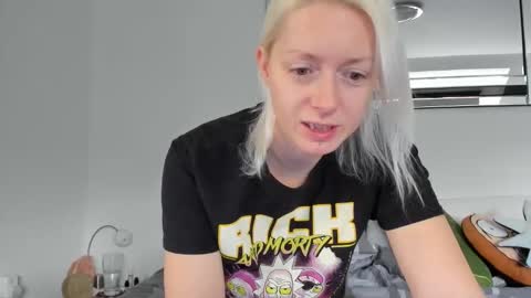 Snapshot of xxkimber_bentonxx chatting on 10.25.25  Next online Monday to Friday 10am till 2pm UK time online show from 10.25.25
