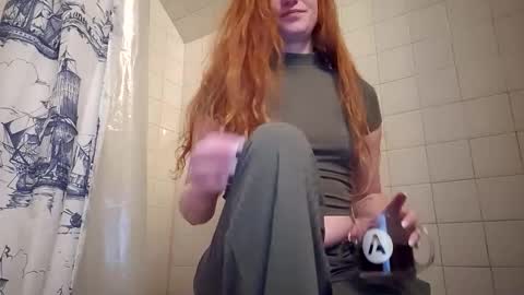 Snapshot of xxmariebliss chatting on 11.06.25 xxmariebliss online show from 11.06.25