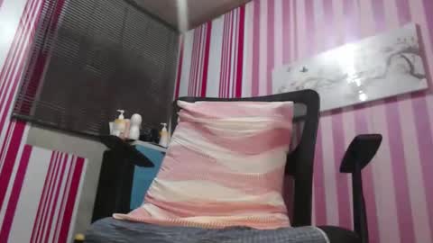 xxrowenatastycockforyouxx online show from 09.13.25