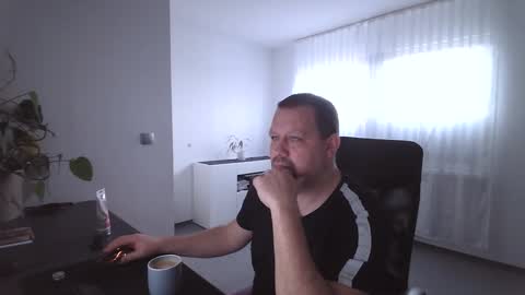 Snapshot of xxstrikerxx chatting on 01.23.25 Eddi online show from 01.23.25