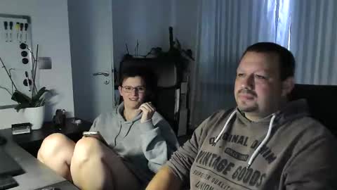 Snapshot of xxstrikerxx chatting on 09.11.25 Eddi online show from 09.11.25