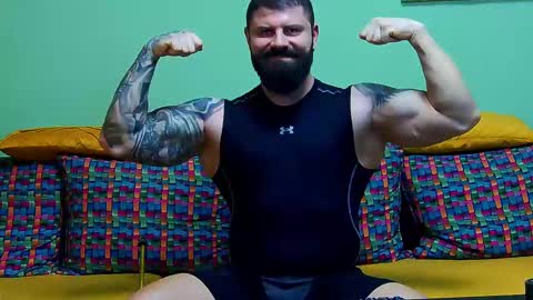 Snapshot of xxtreamleonard chatting on 02.09.25 Xtream Leonard online show from 02.09.25