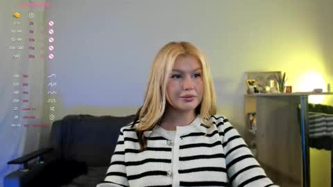 Snapshot of xxviktoryqueenxx chatting on 10.11.25 Vi online show from 10.11.25