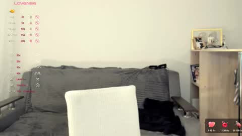 Snapshot of xxviktoryqueenxx chatting on 10.28.25 Vi online show from 10.28.25