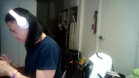 Snapshot of xxx_artsy_femme chatting on 11.12.25 Arsty Femme online show from 11.12.25