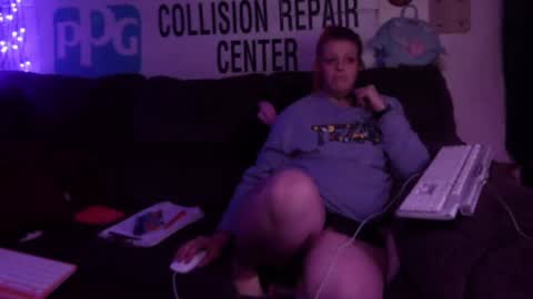 Snapshot of xxx_brattyslut_xxx chatting on 02.18.25 CaliRaeMaxXx online show from 02.18.25