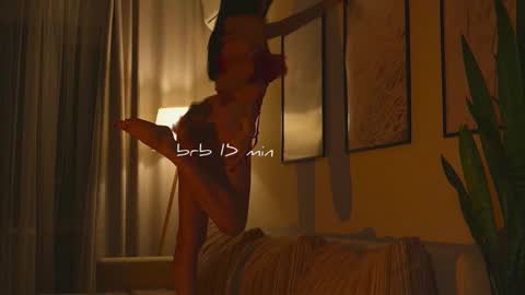 Snapshot of xxx_sunset chatting on 02.12.26 Molly online show from 02.12.26