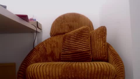 Lola online show from 02.18.25