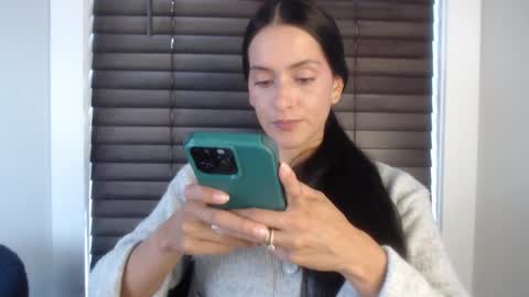 Lola online show from 10.22.25