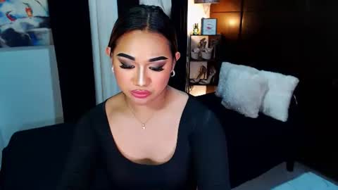 OLIVIA online show from 12.12.24