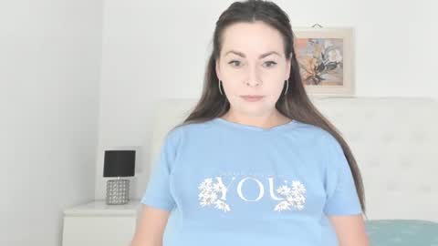 Snapshot of xxxgreatshow chatting on 09.18.25 Elvira online show from 09.18.25