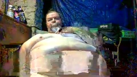 Snapshot of xxxlchub421 chatting on 11.01.25 xxxlchub421 online show from 11.01.25