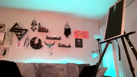 Lola online show from 11.18.25