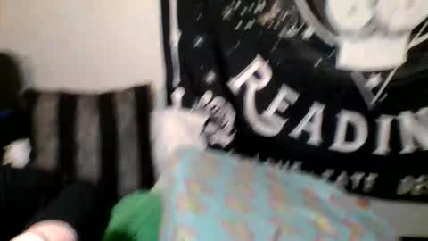 Snapshot of xxxmistymoansxxx chatting on 12.19.25 Misti online show from 12.19.25