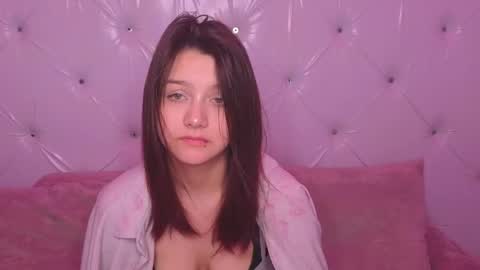 Snapshot of xxxnaughtyfoxxx chatting on 05.06.26 foxy online show from 05.06.26
