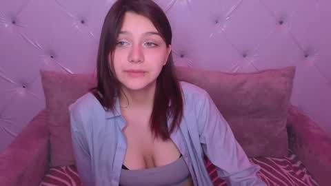 Snapshot of xxxnaughtyfoxxx chatting on 05.07.26 foxy online show from 05.07.26