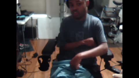 Snapshot of xxxonwheelz chatting on 10.02.25 xxxonwheelz online show from 10.02.25