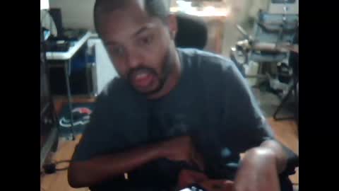 Snapshot of xxxonwheelz chatting on 10.29.25 xxxonwheelz online show from 10.29.25