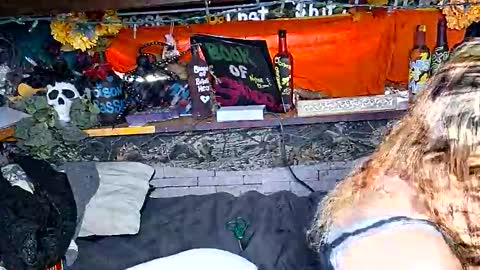 Snapshot of xxxqueenmandydickenz chatting on 11.15.25 XXXQueenMandyDickenz online show from 11.15.25