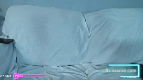 Snapshot of xxxvibesxo chatting on 04.23.26 Lil Luna online show from 04.23.26