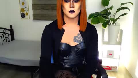 Snapshot of xyournightmarequeenx chatting on 05.21.26 QueenMarina online show from 05.21.26