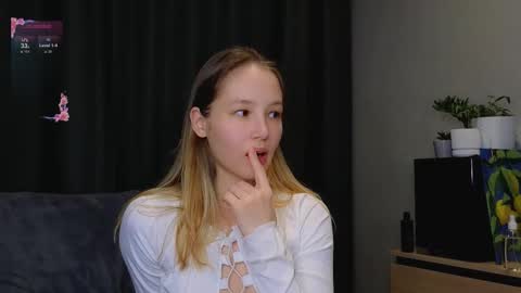 Snapshot of y0ur_sunshine__ chatting on 02.26.26 Eva online show from 02.26.26