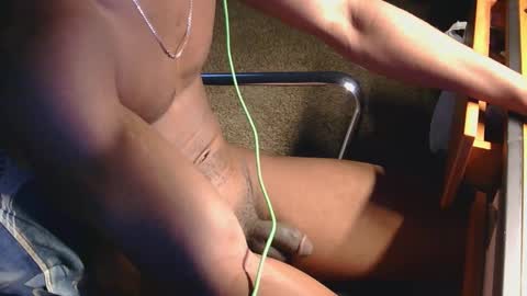 Snapshot of y_sticky chatting on 10.13.25 y_sticky online show from 10.13.25