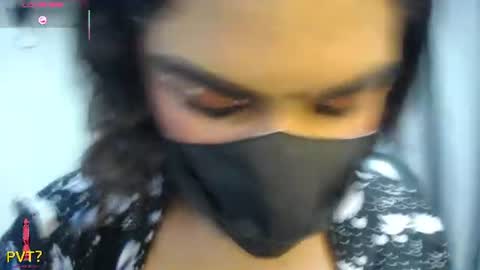Snapshot of yaazhini457034 chatting on 06.26.26 yazhini online show from 06.26.26
