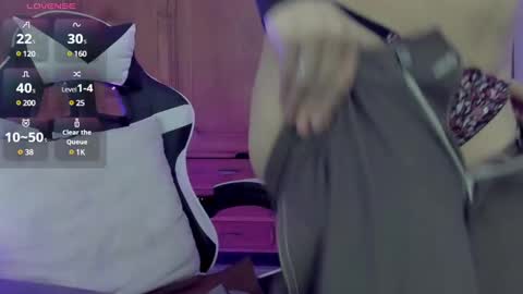 yan_nyan online show from 12.15.24