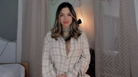 YANDRA CELIS online show from 12.20.24