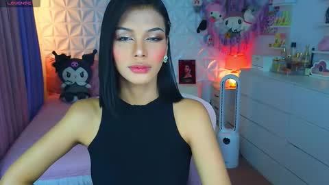 Snapshot of yang_audreylone chatting on 09.30.25 YANG AUDREY LONE online show from 09.30.25