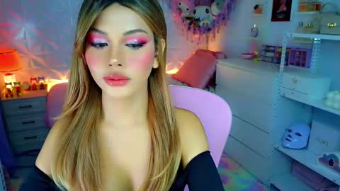 Snapshot of yang_audreylone chatting on 10.18.25 YANG AUDREY LONE online show from 10.18.25