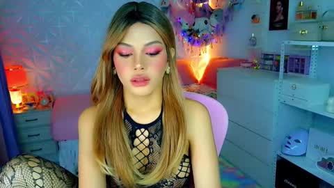 Snapshot of yang_audreylone chatting on 10.20.25 YANG AUDREY LONE online show from 10.20.25