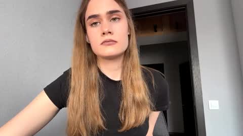 Snapshot of yangkohrs chatting on 04.04.26 Kate online show from 04.04.26