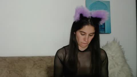 Snapshot of yani_28 chatting on 01.25.25 Yani online show from 01.25.25