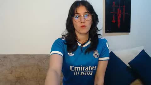 Snapshot of yani_28 chatting on 02.01.26 Yani online show from 02.01.26