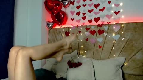 Snapshot of yani_28 chatting on 02.14.26 Yani online show from 02.14.26