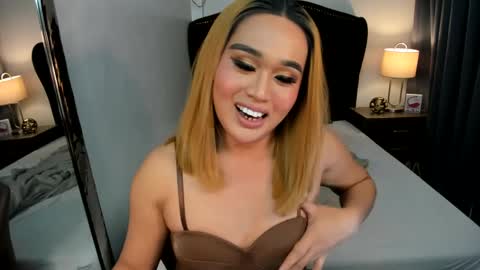 Snapshot of yanny_xoxo chatting on 12.13.24 Allisonn online show from 12.13.24