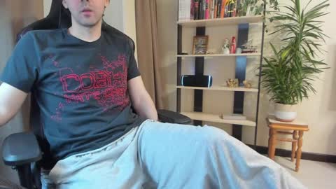 Snapshot of yanova chatting on 01.25.25 yanova online show from 01.25.25