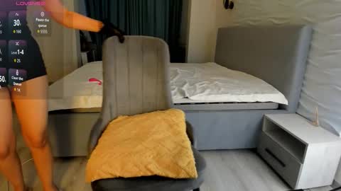 Yana online show from 10.27.25