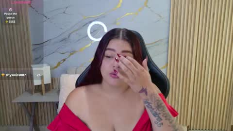 Snapshot of yara22_ chatting on 11.07.25 Yara online show from 11.07.25