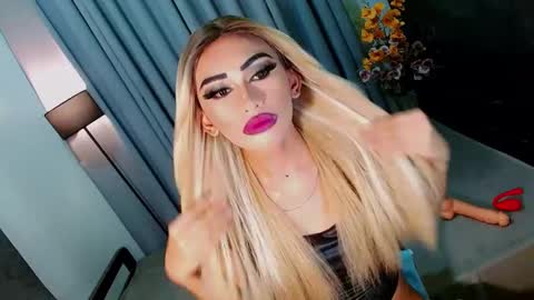 miss yasii online show from 02.15.25