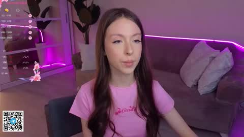 Snapshot of yasmin_kass chatting on 12.14.25 Yasmin online show from 12.14.25