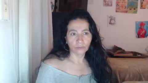 yasmin_love85 online show from 10.27.25