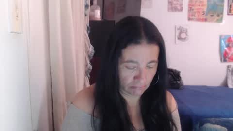 Snapshot of yasmin_love85 chatting on 05.20.26 yasmin_love85 online show from 05.20.26